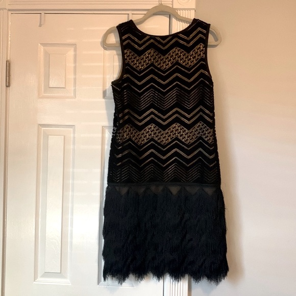 Max Studio Black & Beige Zigzag fringed dress size Small - Picture 2 of 4